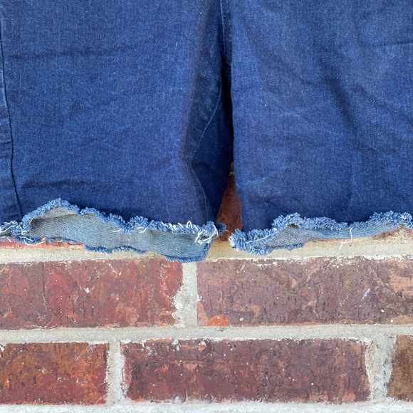 Ladies Dark Blue Wonderly High Rise Pull On Shorts Size 4 Factory Cut Off - Picture 2 of 10